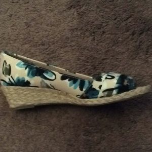 Women’s size 9 Lifestride Espadrilles